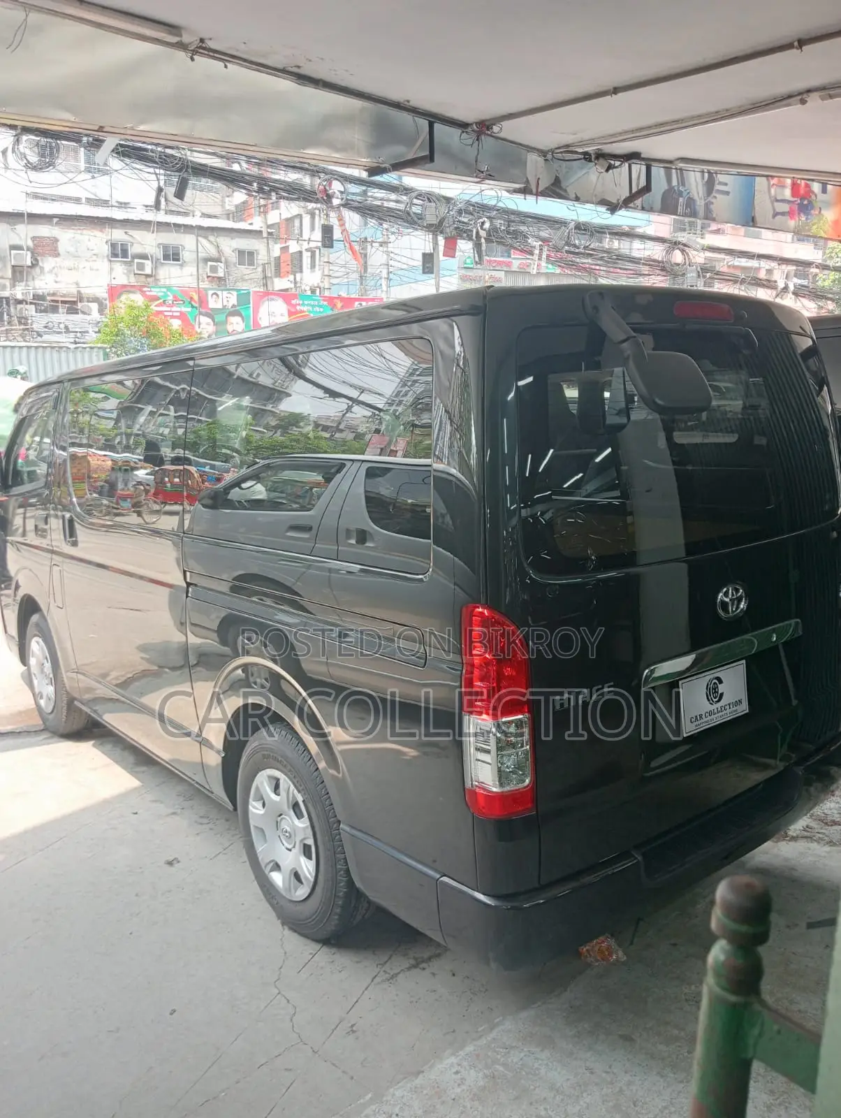 Toyota HiAce 2020 Black