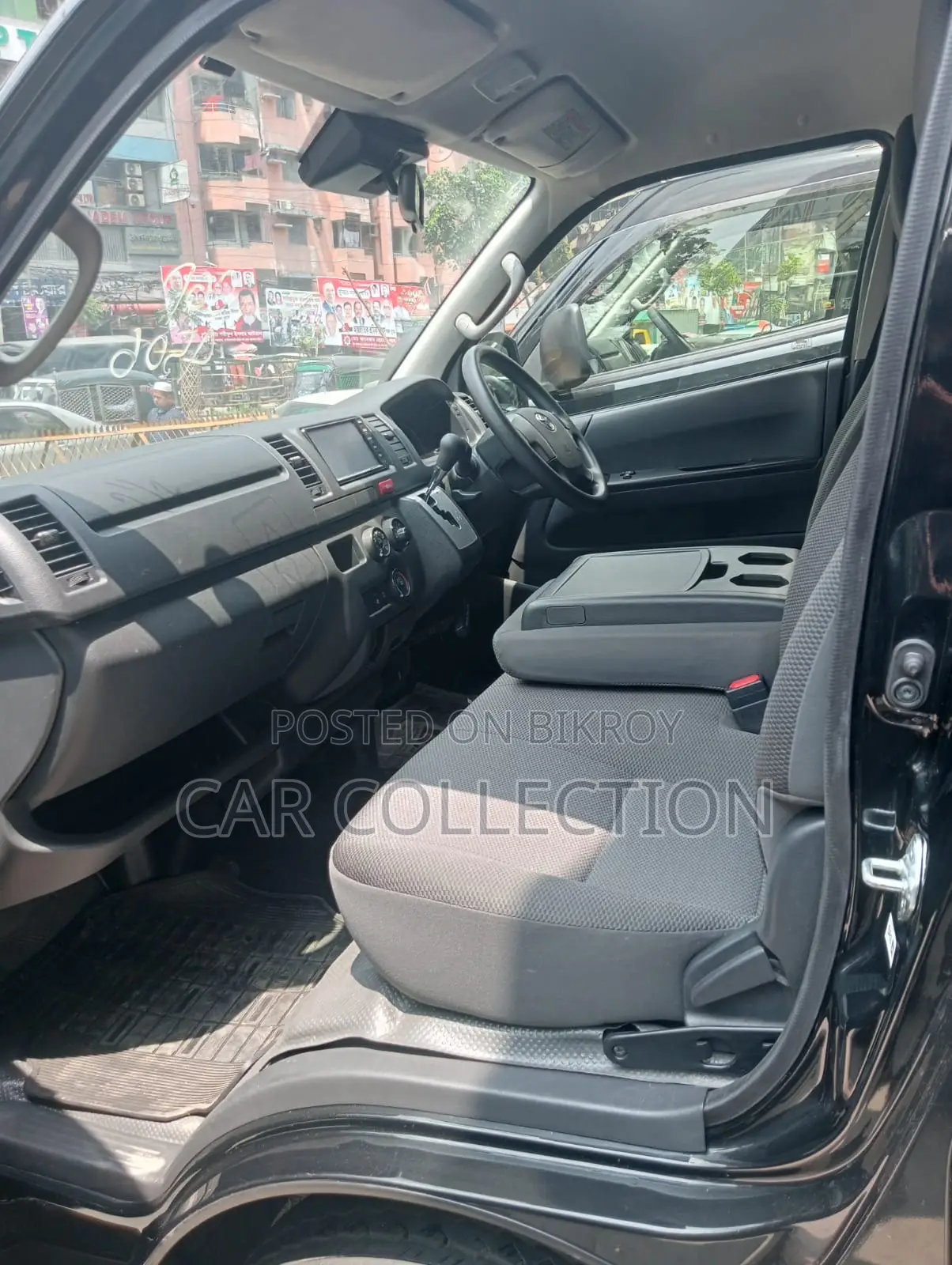 Toyota HiAce 2020 Black