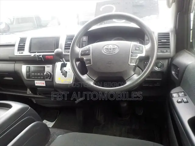 Toyota HiAce 2020 Silver