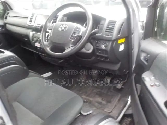 Toyota HiAce 2020 Silver