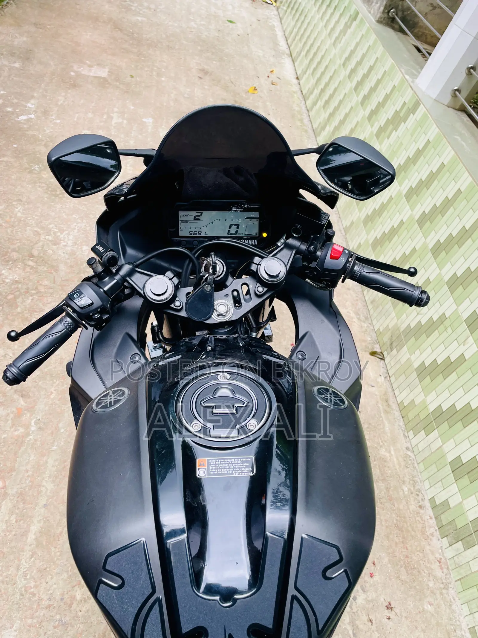 Yamaha R1 2025 Black