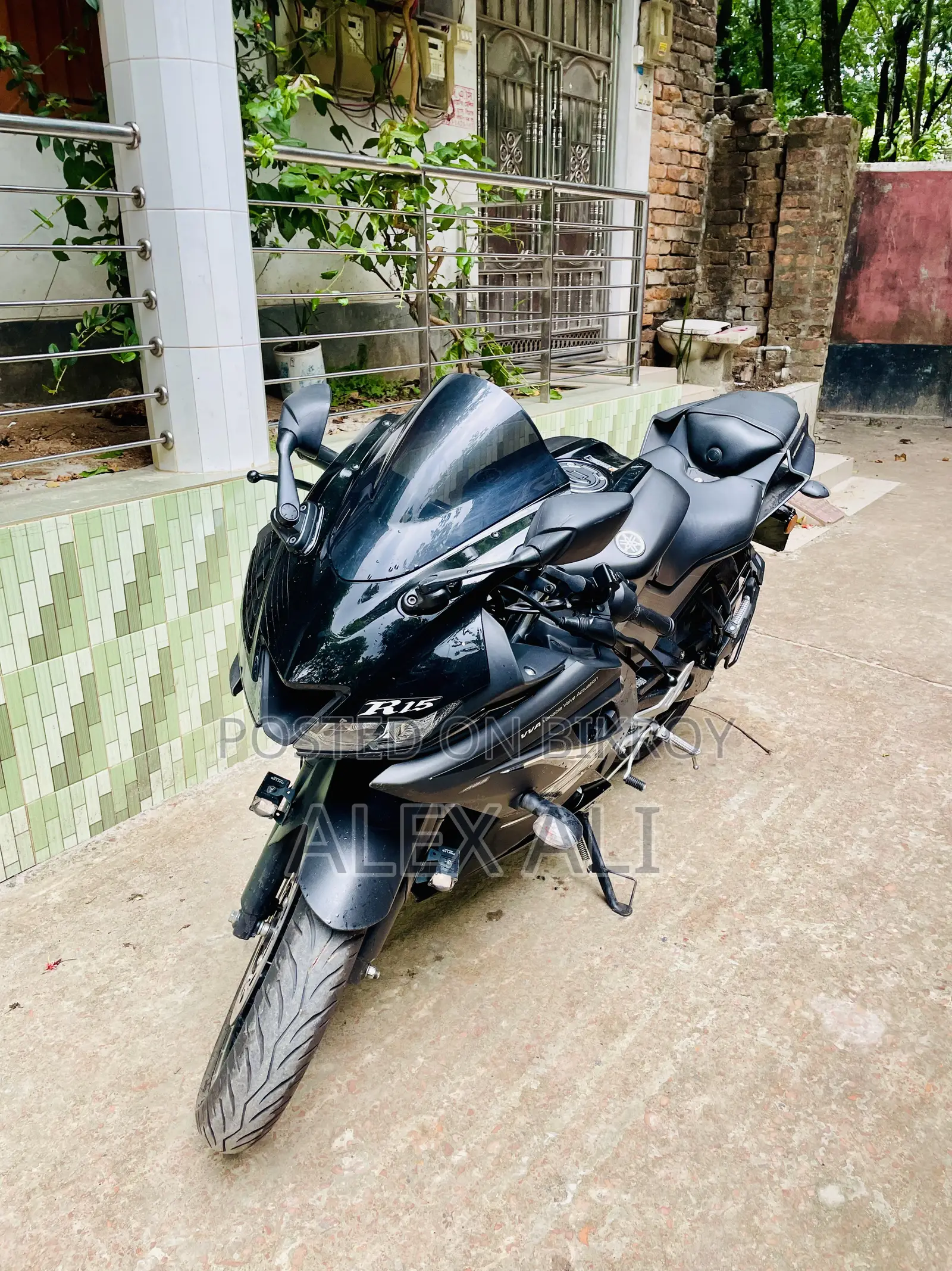 Yamaha R1 2025 Black
