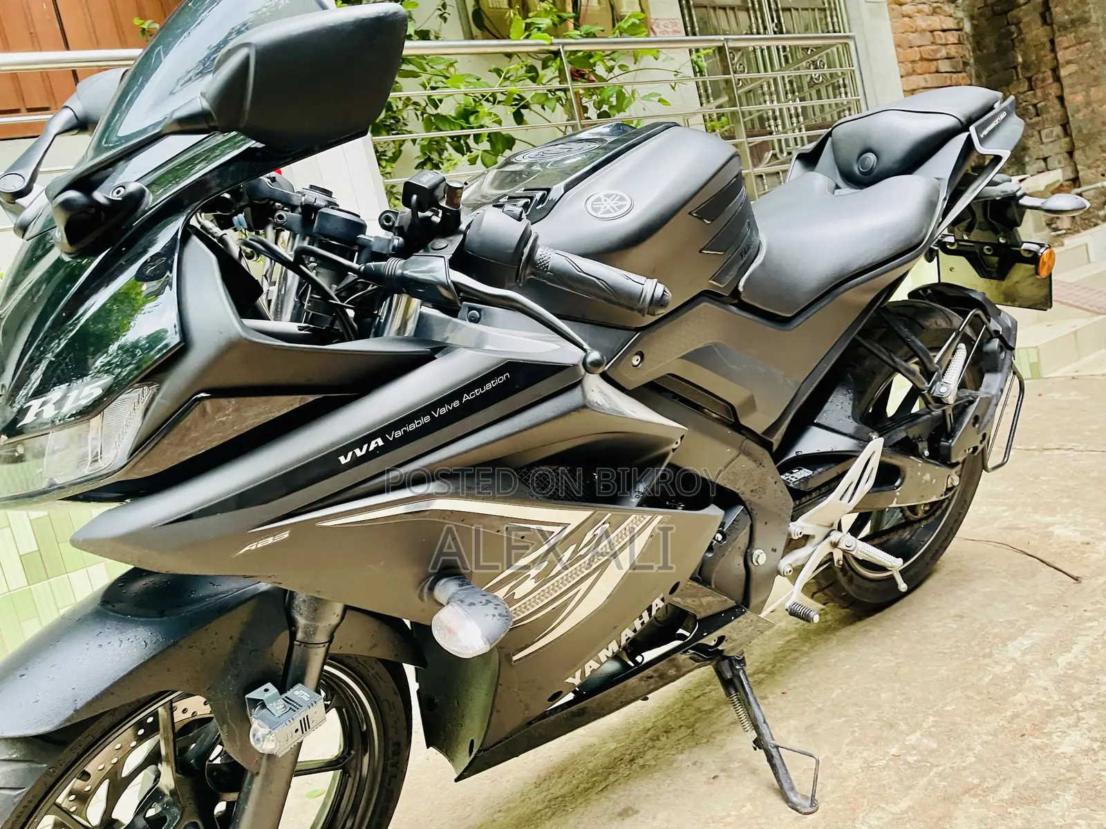 Yamaha R1 2025 Black