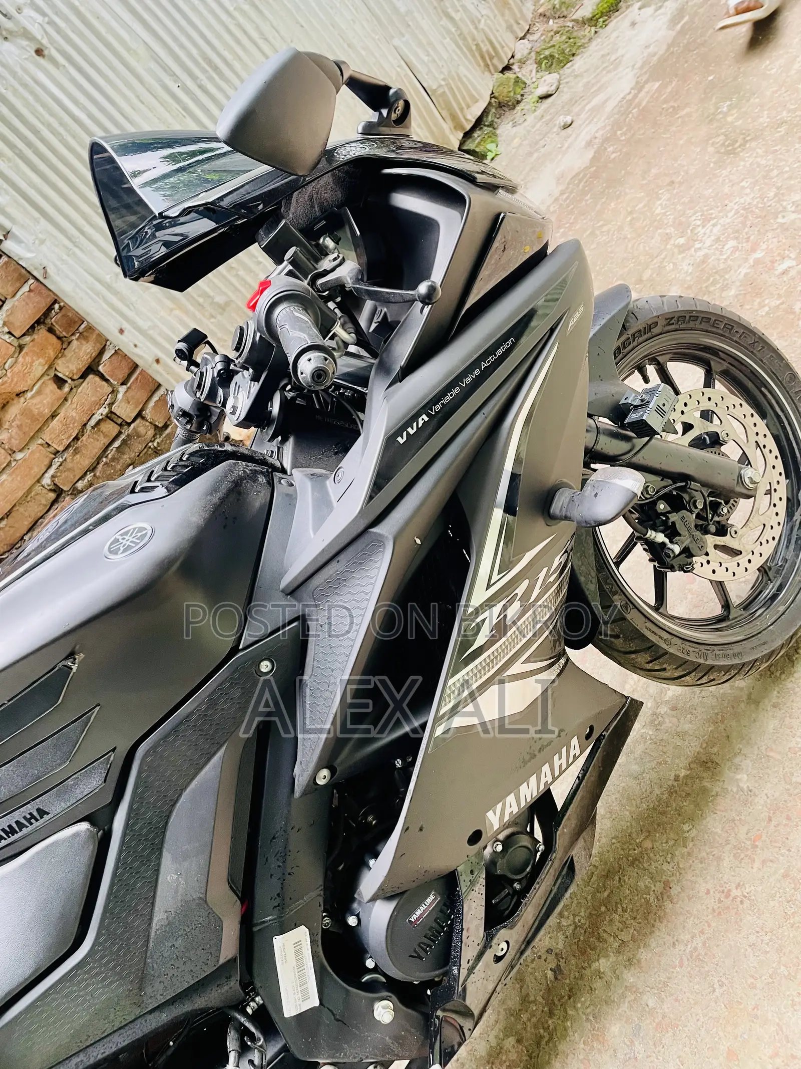 Yamaha R1 2025 Black