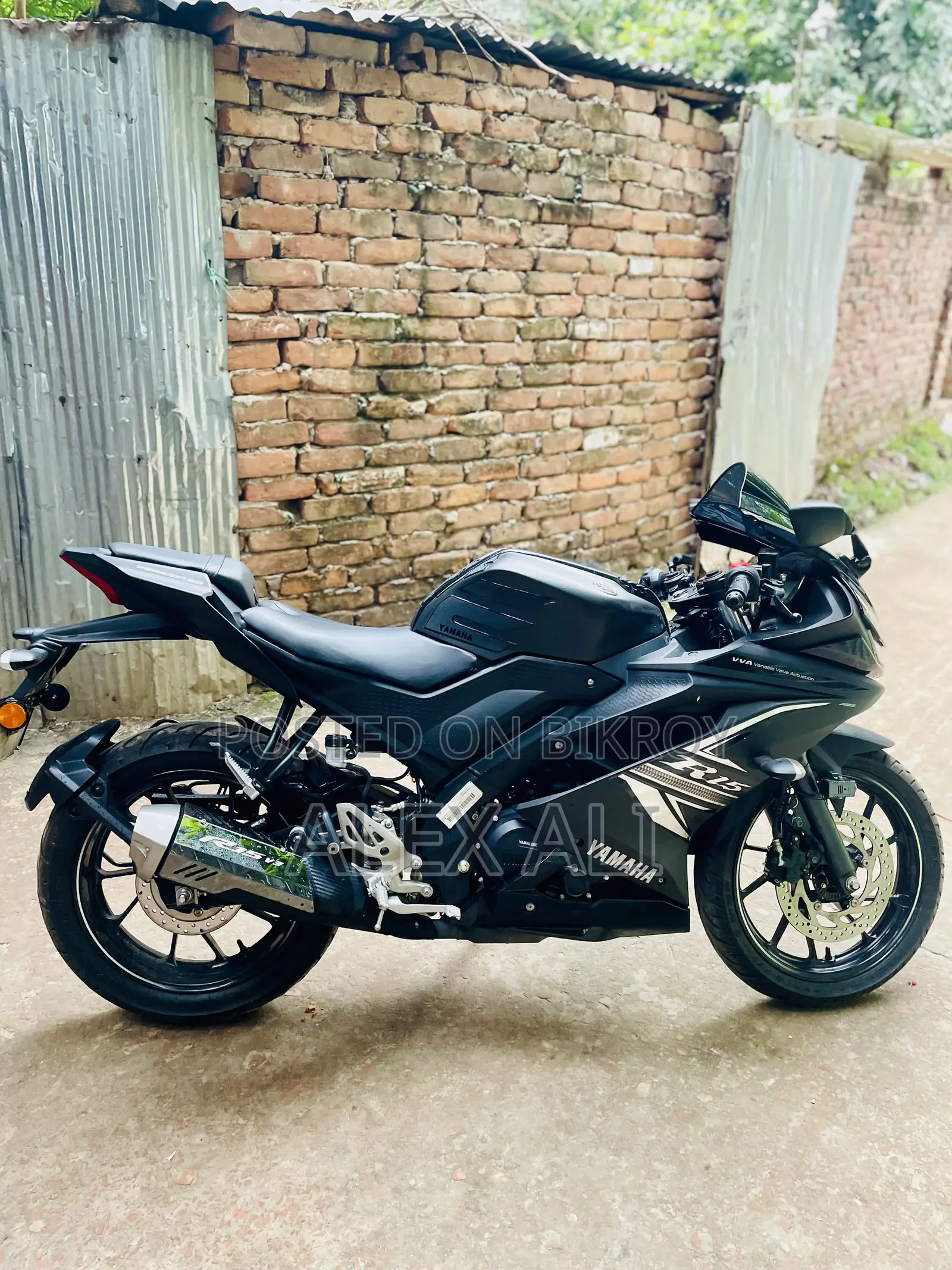 Yamaha R1 2025 Black