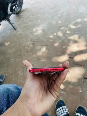 Apple iPhone XR 64 GB Red