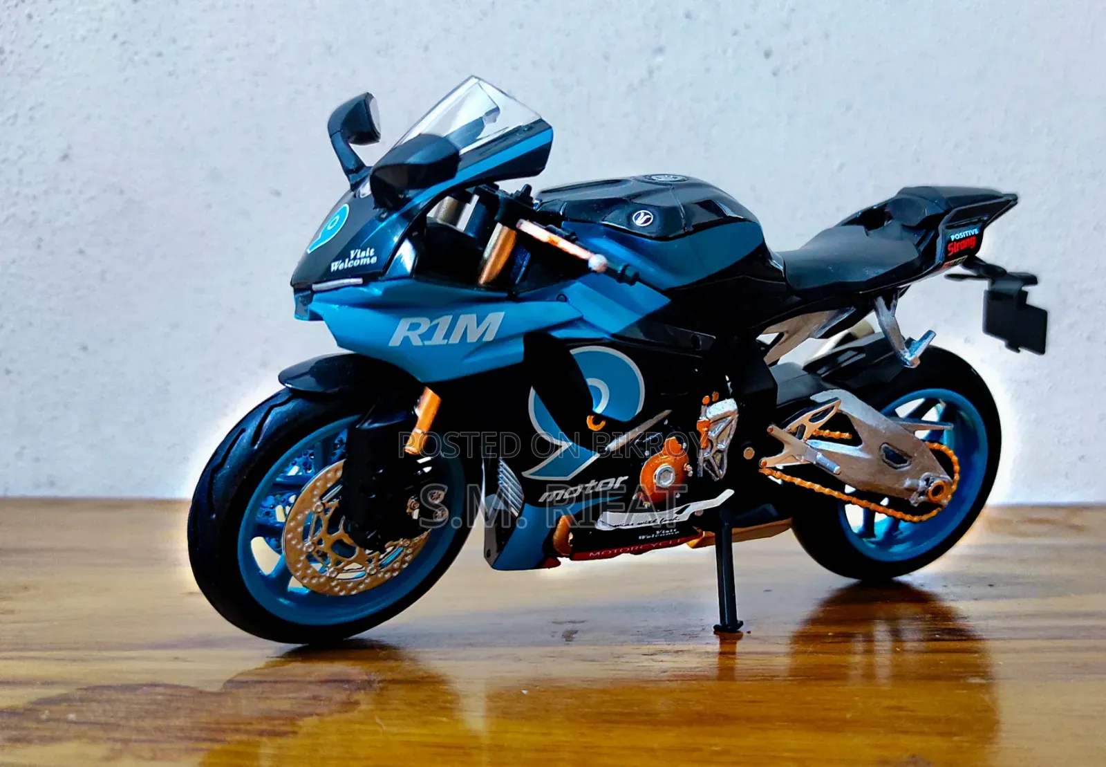Yamaha R1m (Toy Diecast Model)