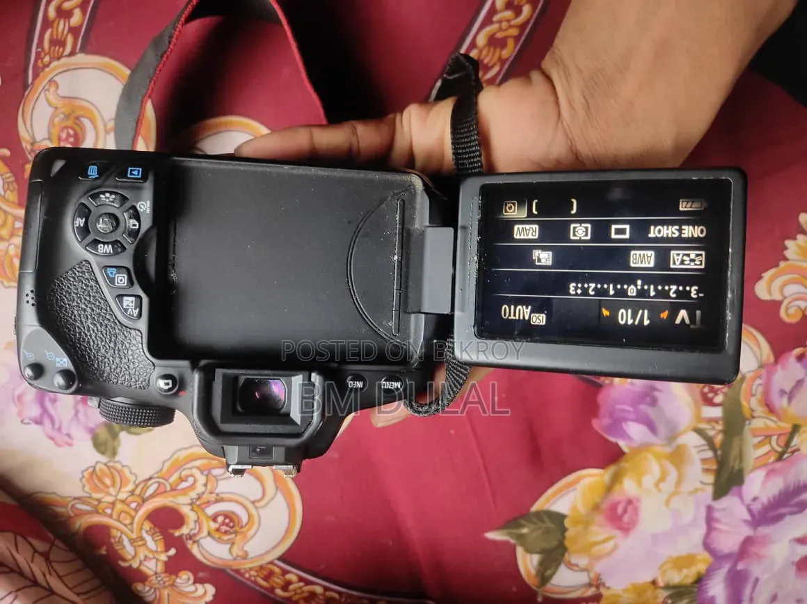 ডিএসএলআর ক্যানন ৭০০ডি