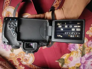ডিএসএলআর ক্যানন ৭০০ডি