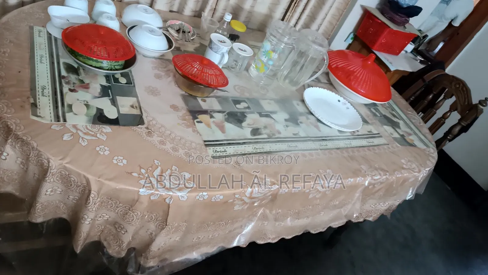 4 Chairs and 1 Table