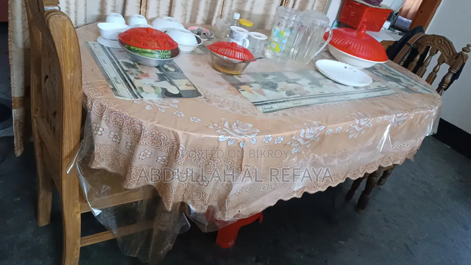 4 Chairs and 1 Table