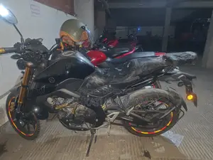 Yamaha 2022 Black