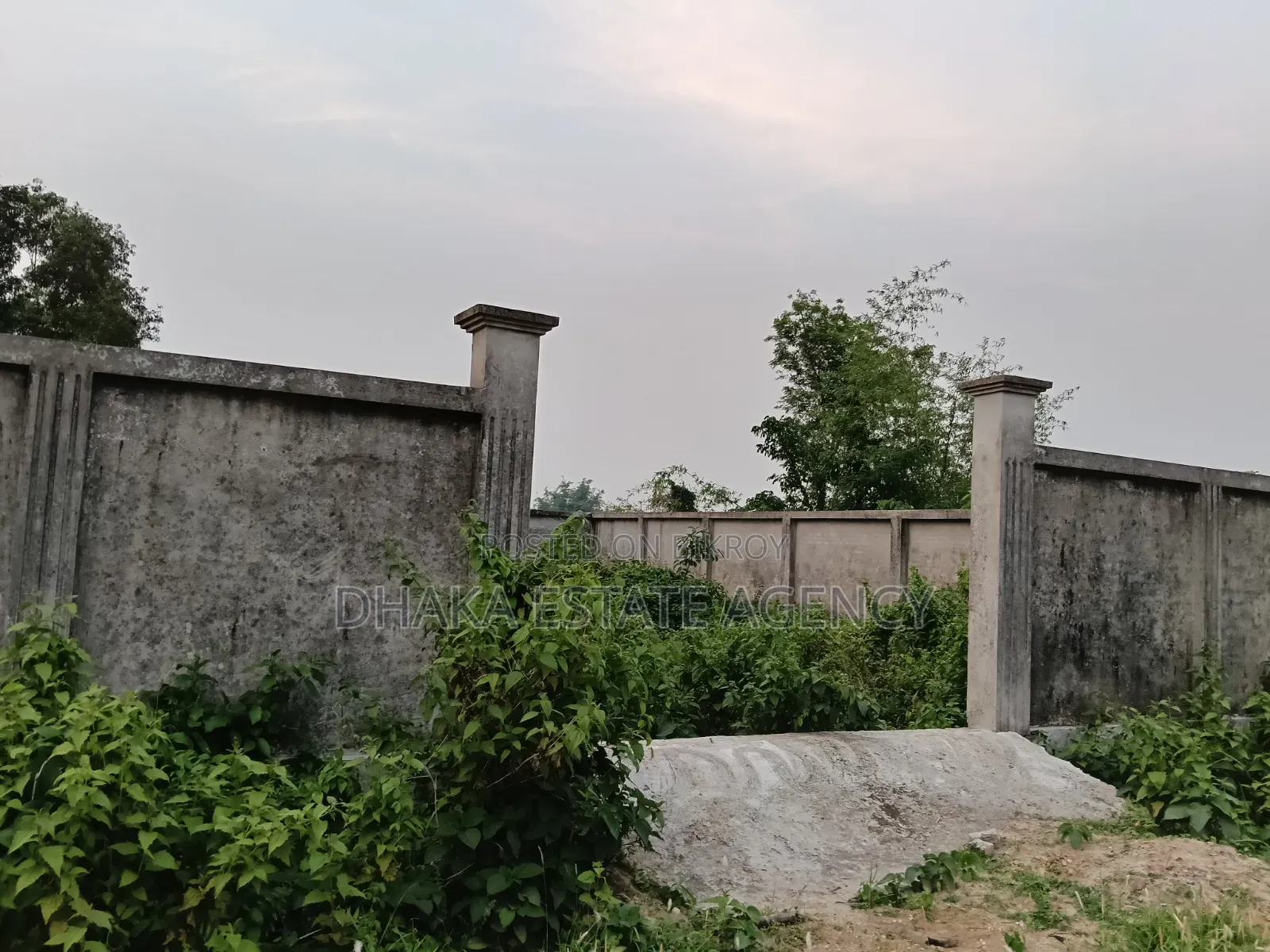 3+3=6 Katha Plot within 100 feet of Metro Station