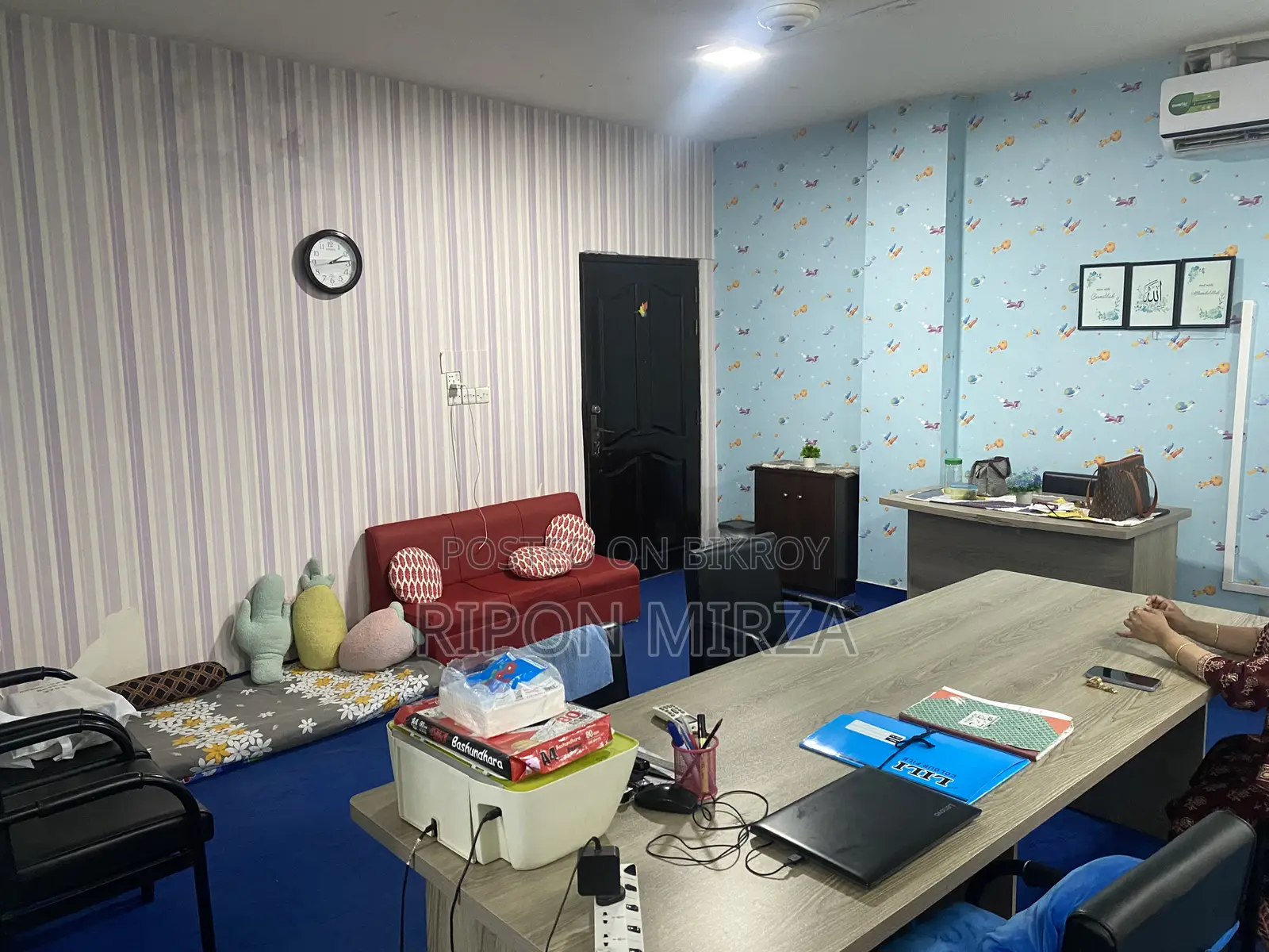 To Let (813 Sf Office Rent) Elephant Road