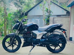 TVS Apache 160 4V 2023 Black