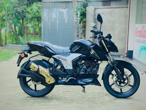 TVS Apache 160 4V 2023 Black