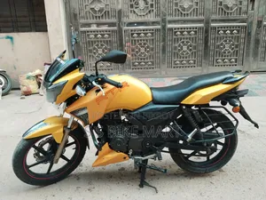 TVS Apache RTR 160 2V 2018 Yellow