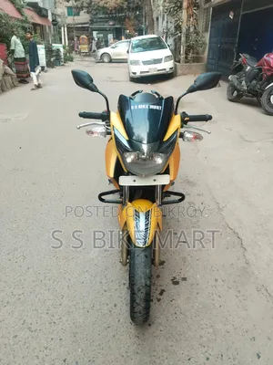 TVS Apache RTR 160 2V 2018 Yellow
