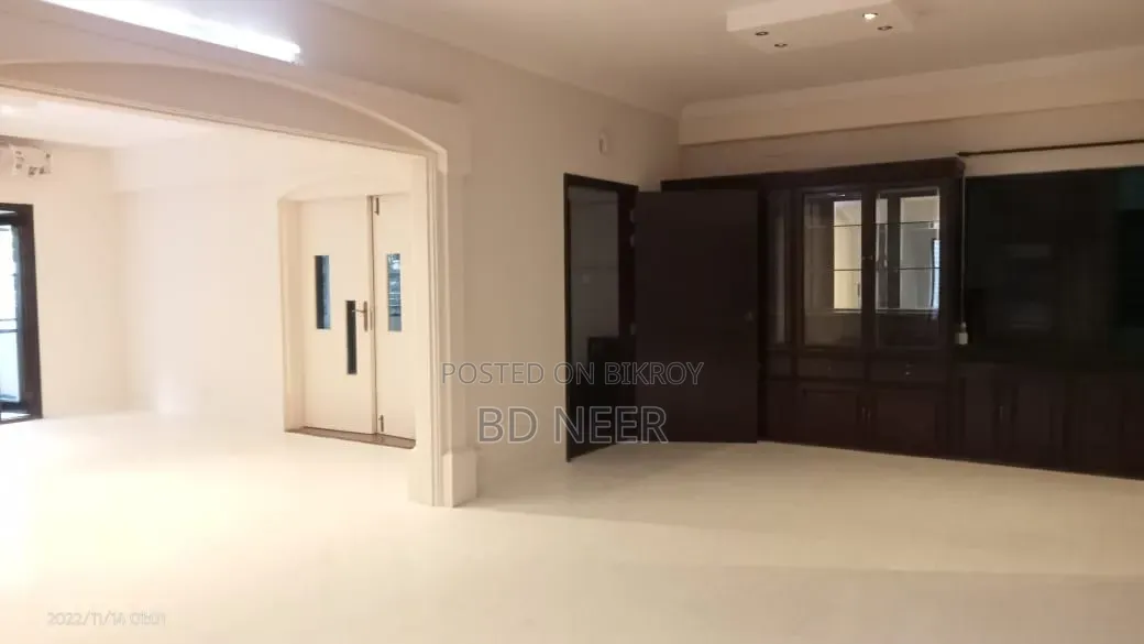 4-bedroom Apartment in Gulshan for Rent