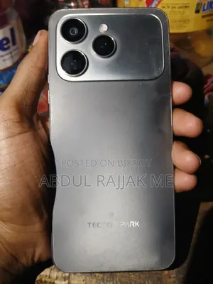 Tecno Spark 40 128 GB Silver