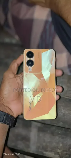 Vivo Y17 128 GB Orange