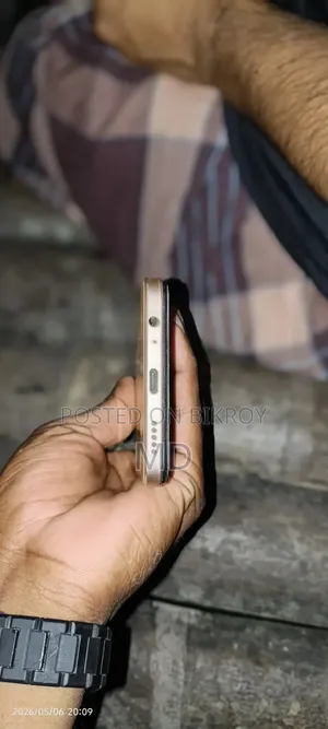 Vivo Y17 128 GB Orange