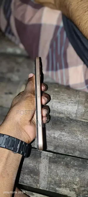 Vivo Y17 128 GB Orange