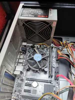 Gigabyte GA-H110MSTX-HD3-ZK 8GB Intel Core I3 HDD+SSD 128GB
