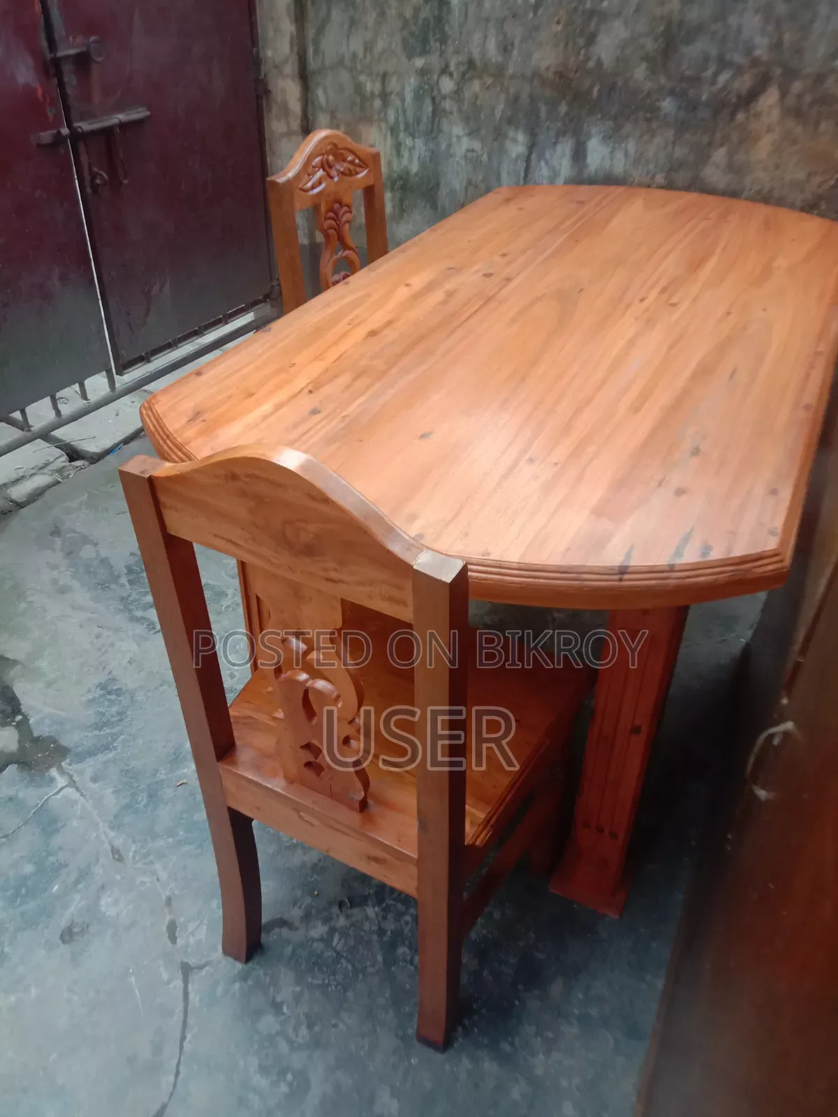 Dining table made of local Neem and Siris wood with 4 chairs