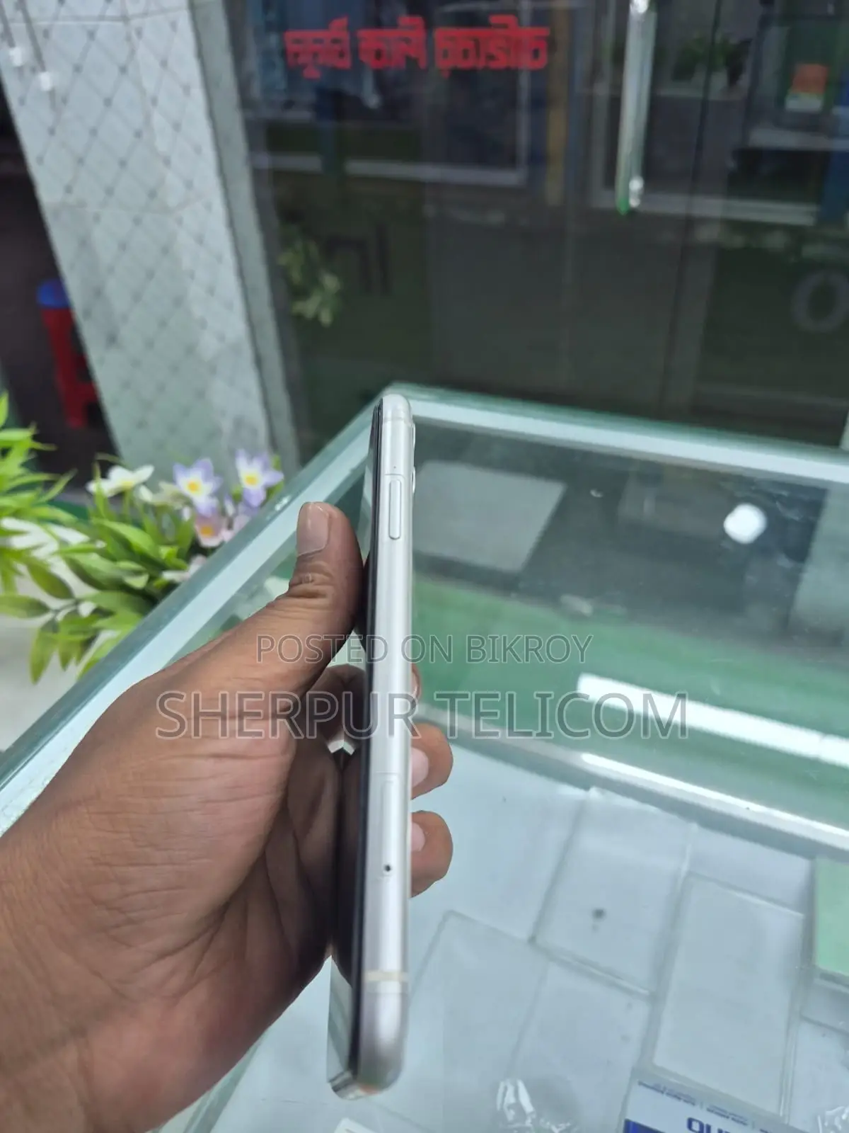 Apple iPhone 11 64 GB White