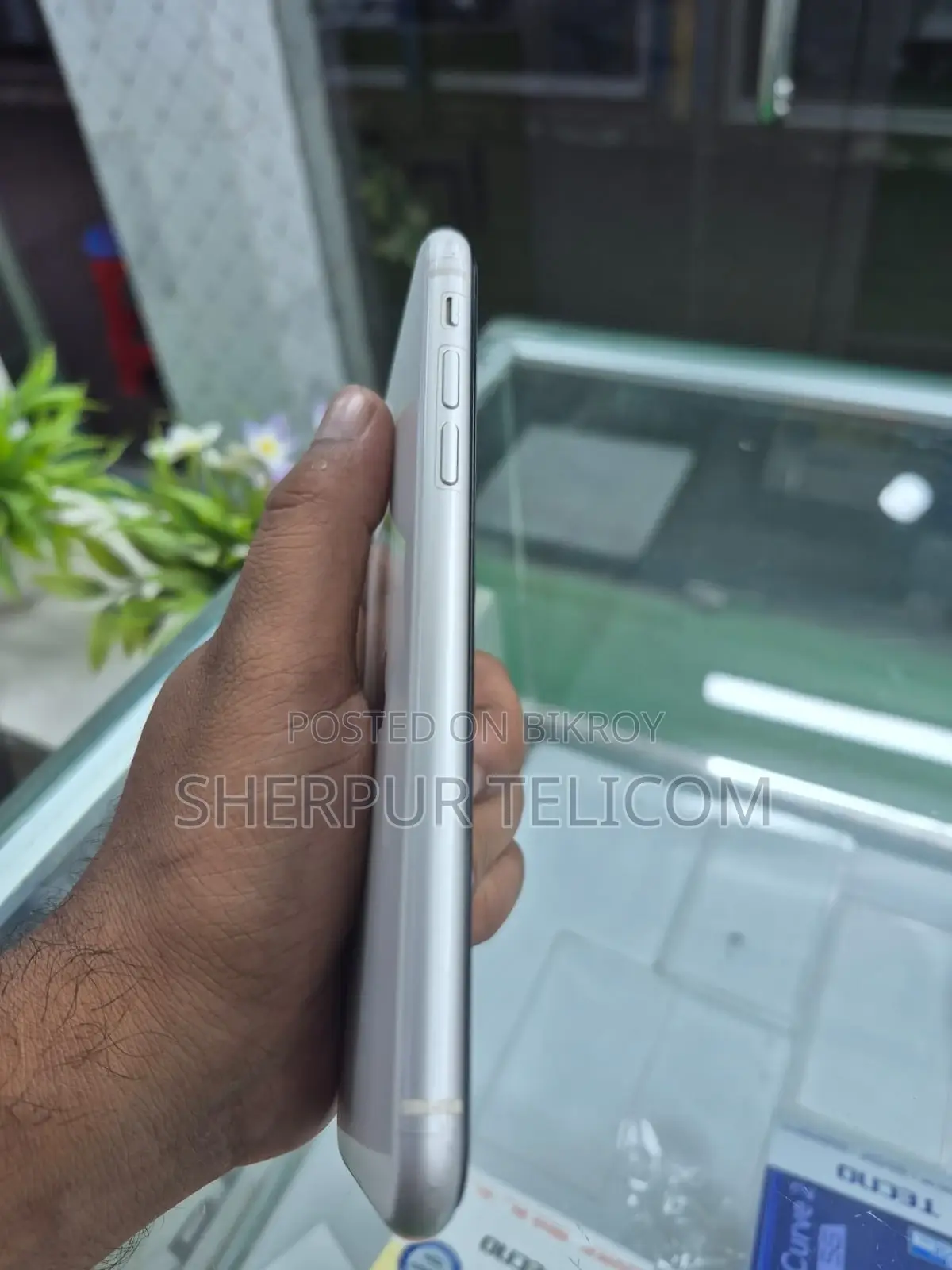 Apple iPhone 11 64 GB White