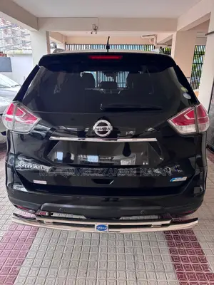 Nissan X-Trail 2.0 Hybrid FWD 2015 Black