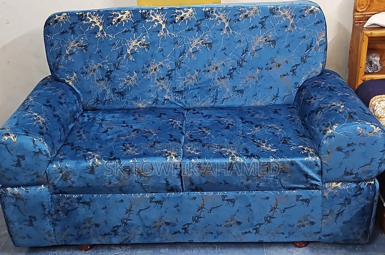 Attractive and Premium Quality Sofa