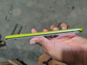 Motorola Moto G86 12 GB Yellow