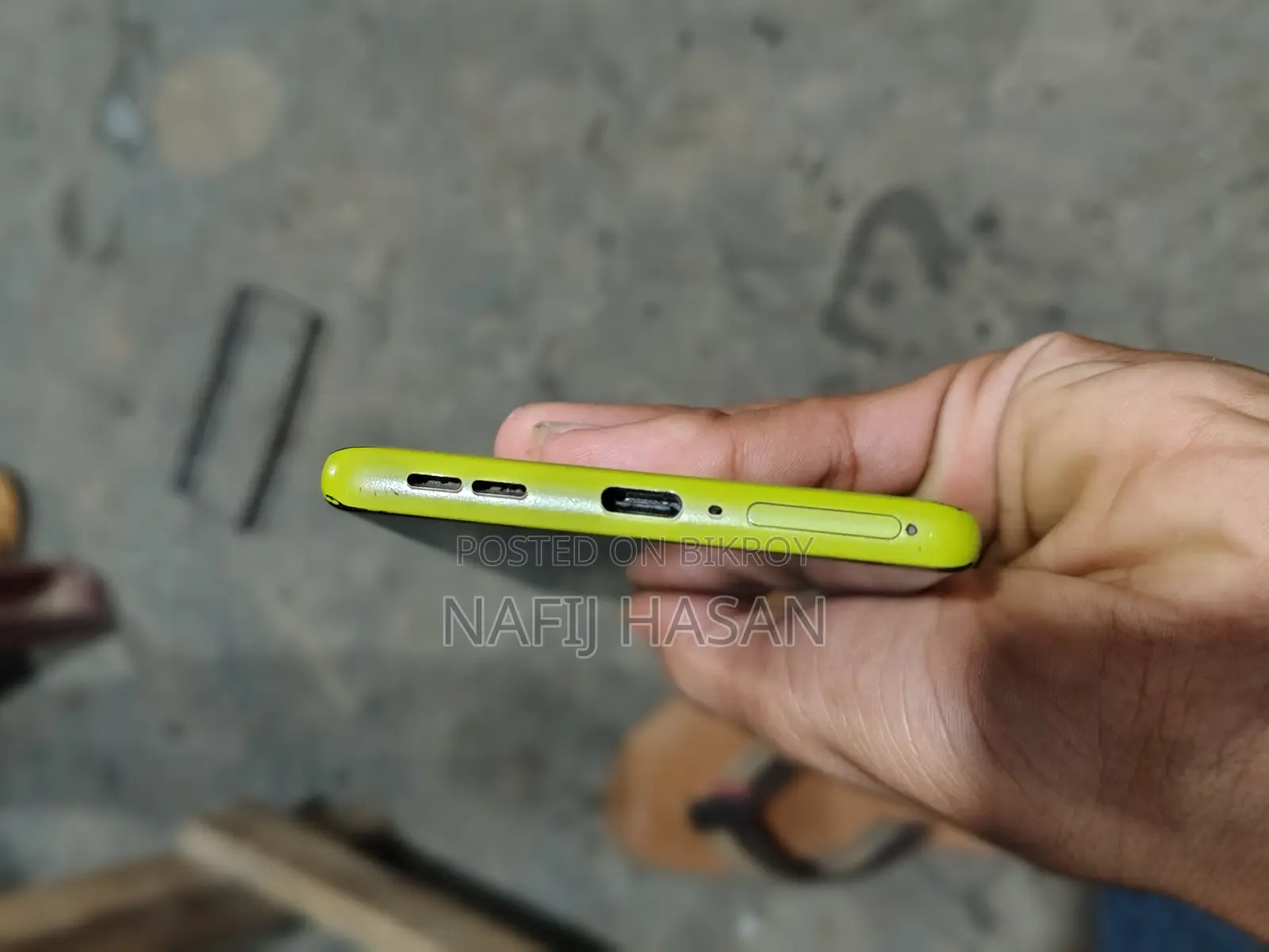 Motorola Moto G86 12 GB Yellow