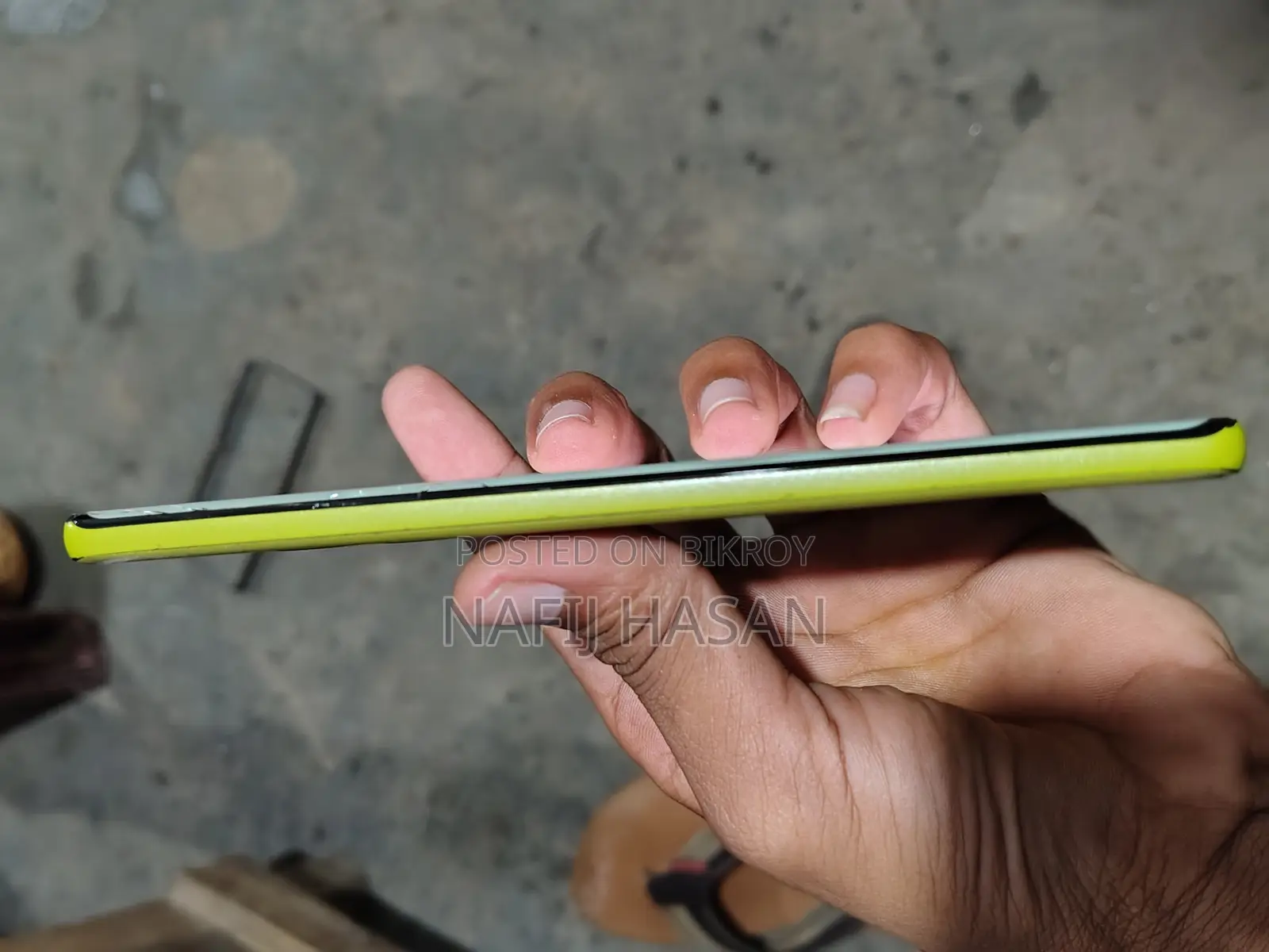 Motorola Moto G86 12 GB Yellow