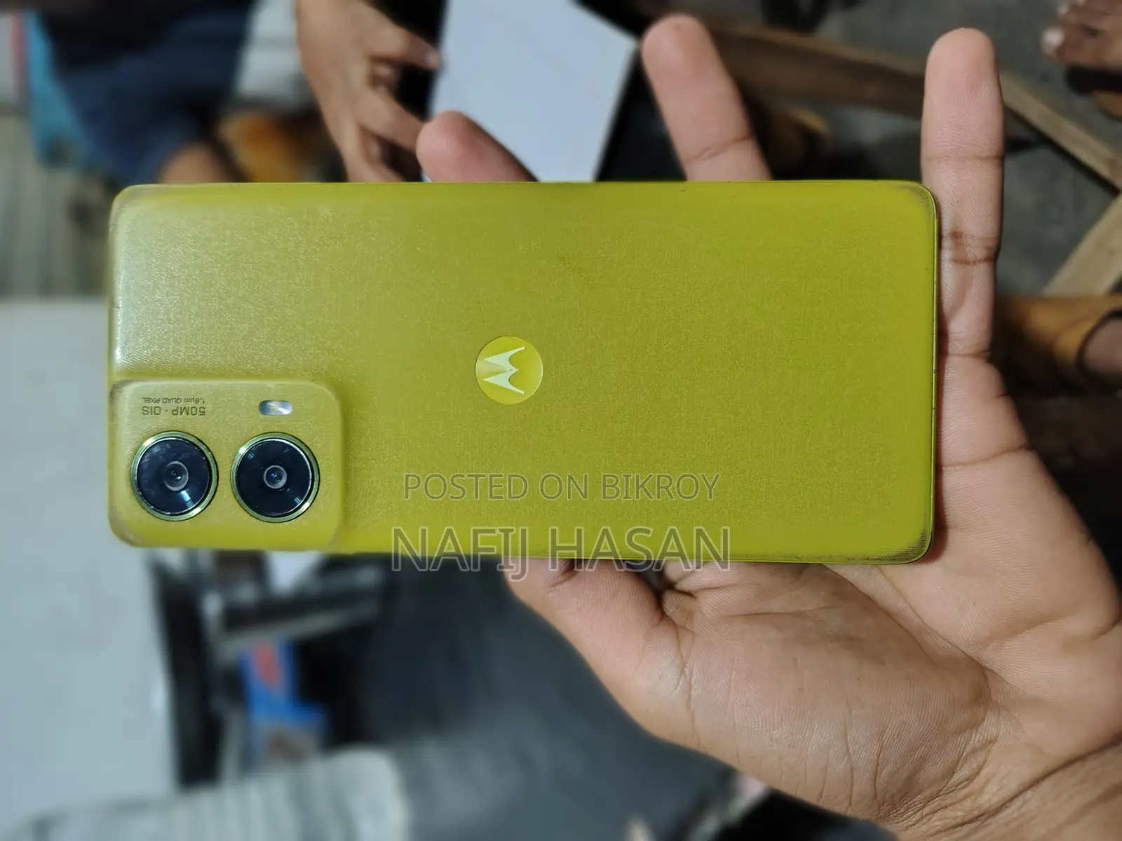 Motorola Moto G86 12 GB Yellow