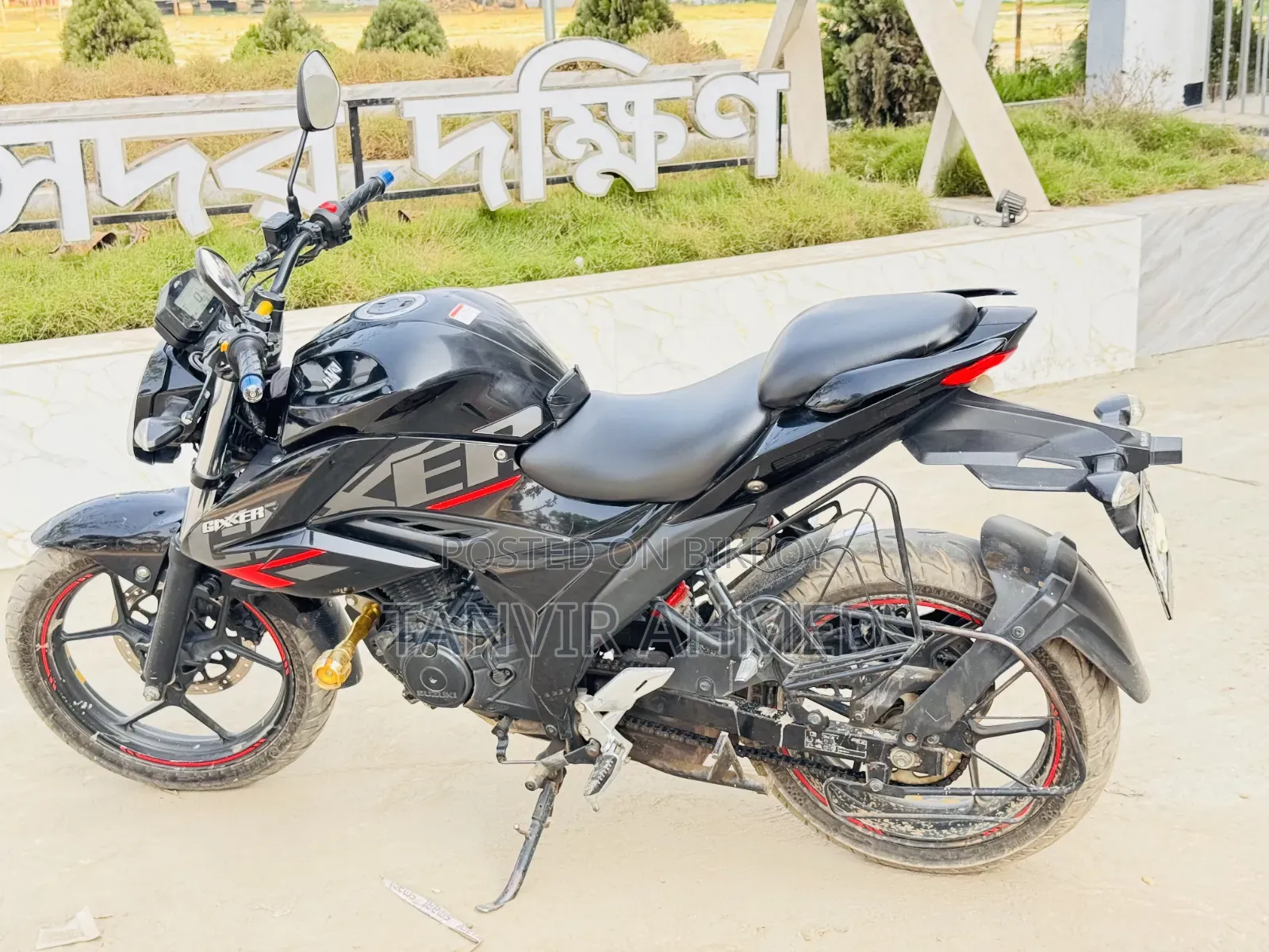 Suzuki 2022 Black