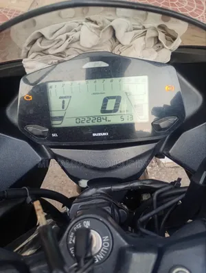 Suzuki Gixxer SF FI 2023 Orange