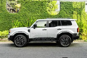 New Toyota Land Cruiser Prado 2.7 2024 White