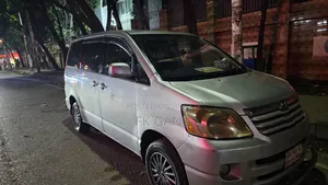 রাইড শেয়ারিং করার জন্যে গাড়ি লাগবে