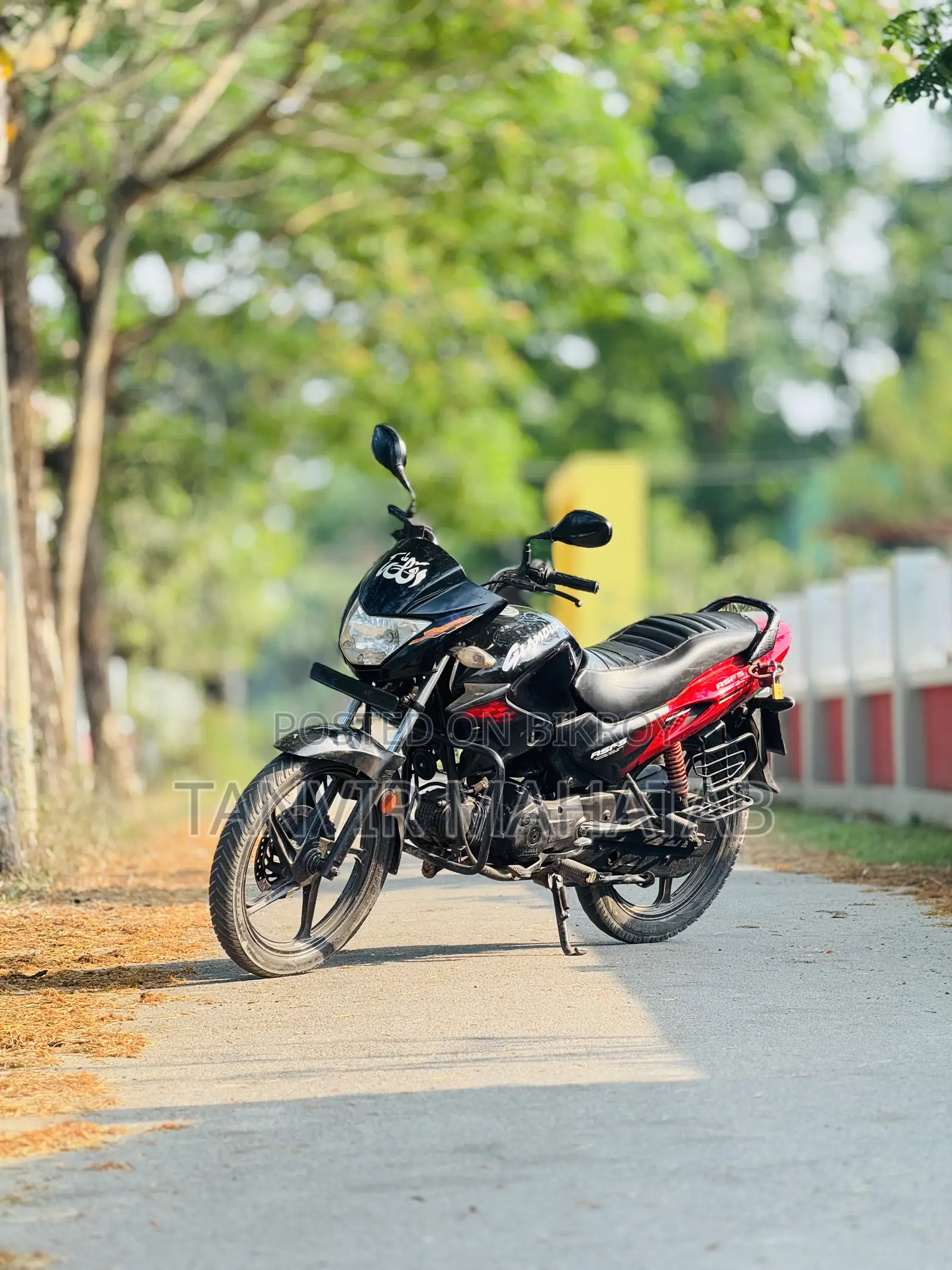 Hero Glamour 2013 Black