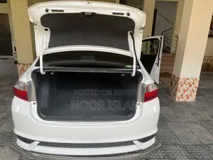 Honda Grace 2019 Pearl