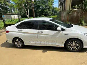 Honda Grace 2019 Pearl