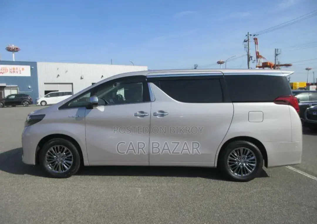 Toyota Alphard 2.5 Hybrid AWD 2021 Beige