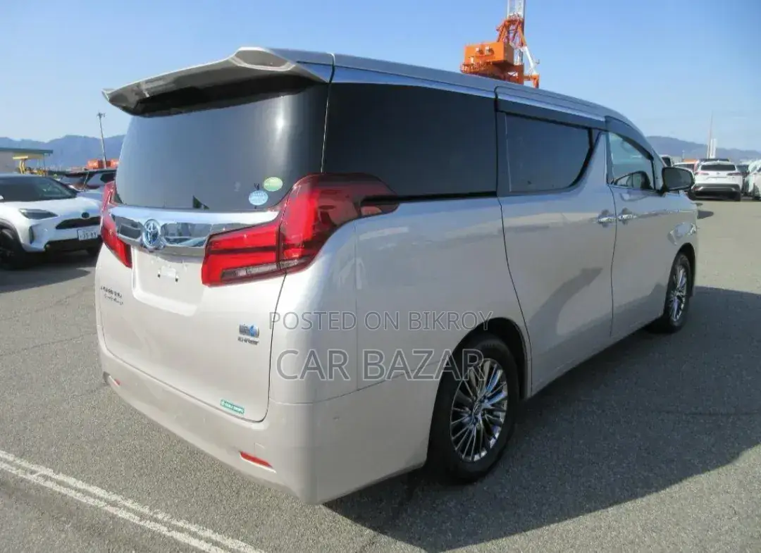 Toyota Alphard 2.5 Hybrid AWD 2021 Beige
