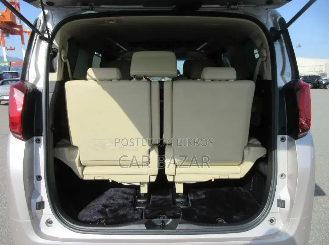Toyota Alphard 2.5 Hybrid AWD 2021 Beige