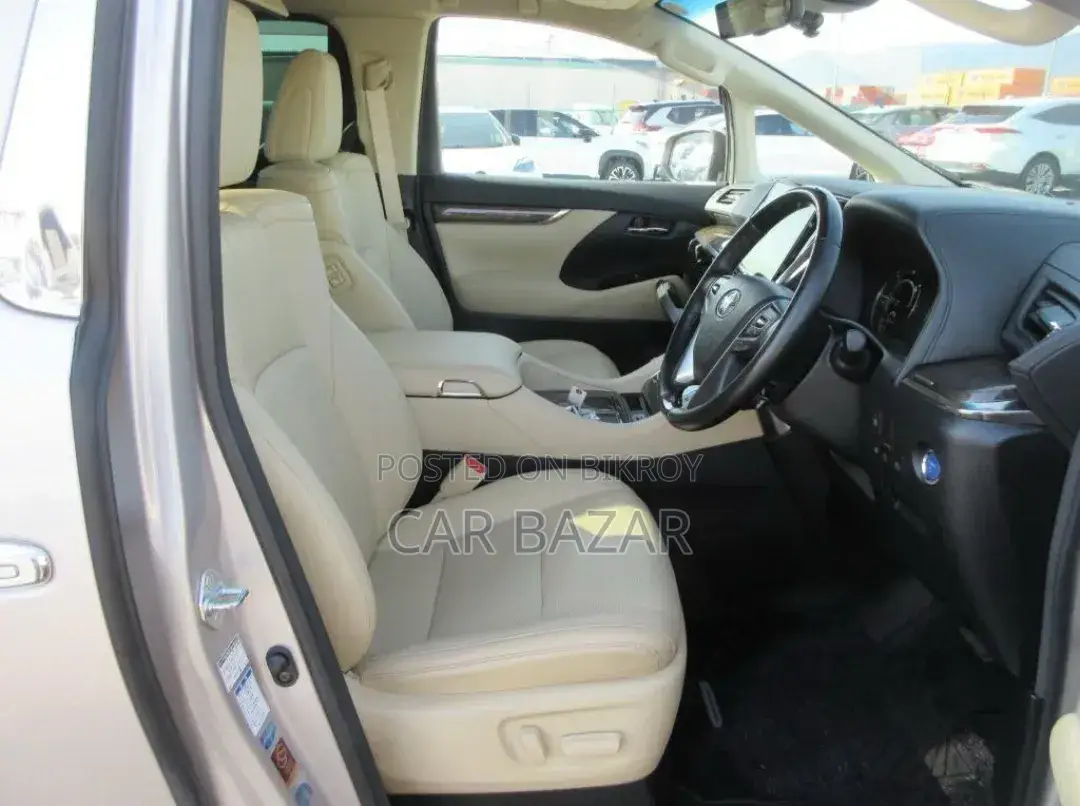 Toyota Alphard 2.5 Hybrid AWD 2021 Beige