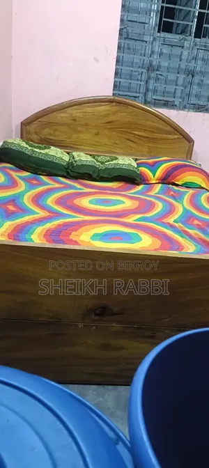 Koroi Wood Bed