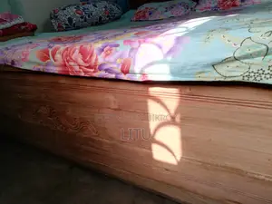 6ft Wooden Bed, Sturdy and Durable Teak Wood
